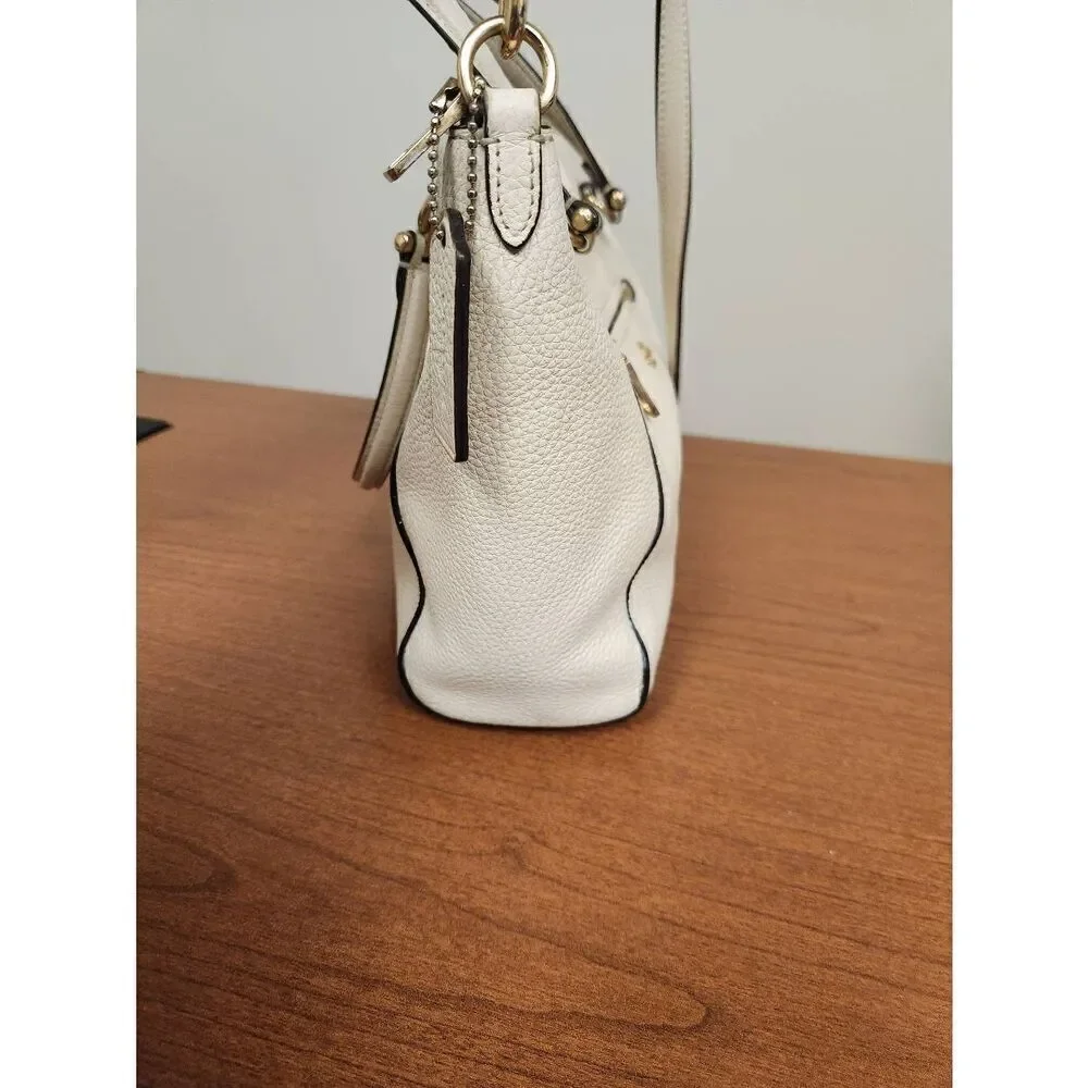 Coach A2054-79997(PF) pebbled leather prairie handbag in color chalk with should